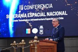Comandante en Jefe de la FACH, General del Aire Hugo Rodr�guez Gonz�lez.