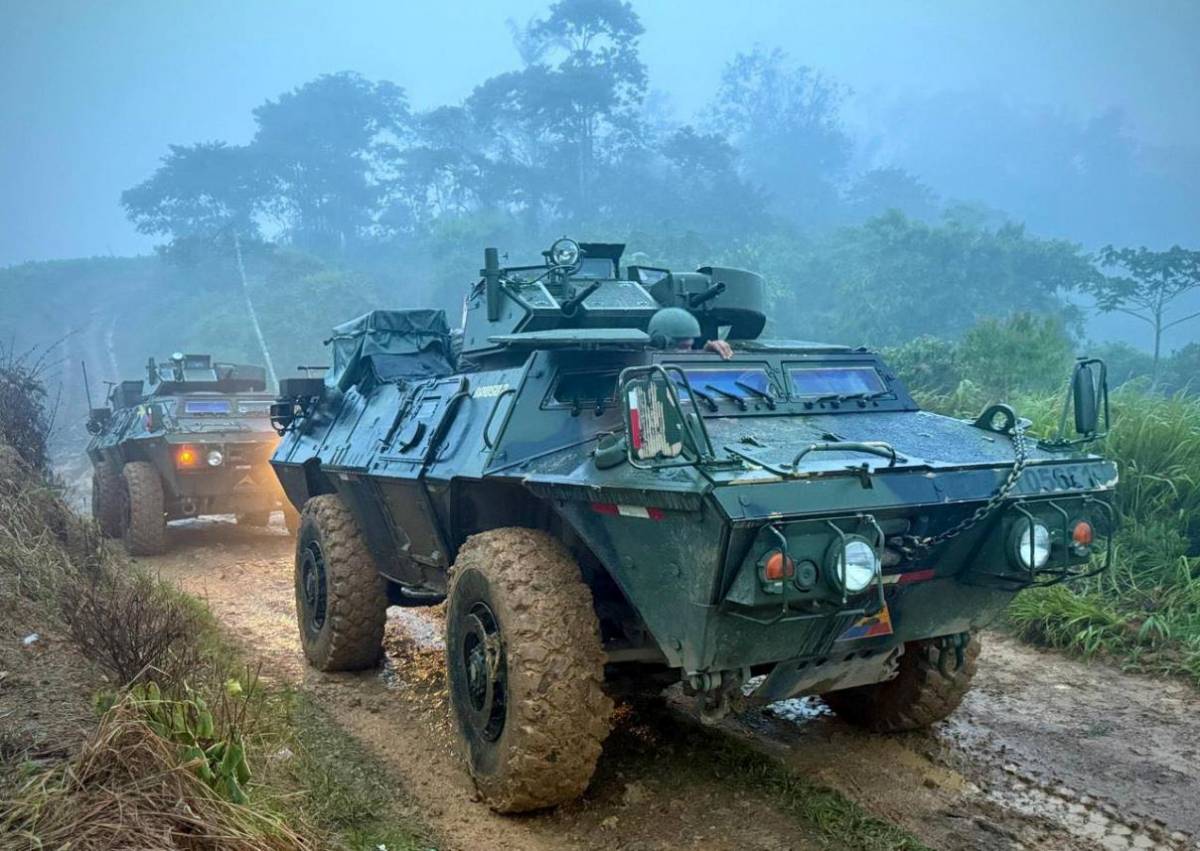 Colombia cuenta con más de 200 Textron M-1117, pero busca fabricar locamente vehículos blindados 4x4. Foto: Ejército de Colombia. Colombia cuenta con más de 200 Textron M-1117, pero busca fabricar locamente vehículos blindados 4x4. Foto: Ejército de Colombia.