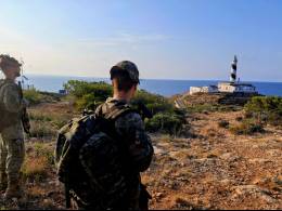 Efectivos del MOBAL desplegados en Ibiza.