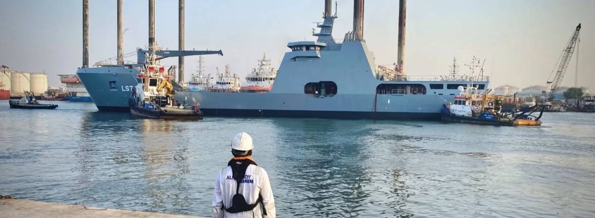 El LST100 construido para la Marina de Nigeria (Damen) El LST100 construido para la Marina de Nigeria (Damen)