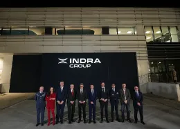 El acto de inauguraci�n reuni� al presidente ejecutivo de Indra Group, �ngel Escribano, y al consejero delegado del grupo, Jos� Vicente de los Mozos, junto al consejero delegado de Clue Technologies, Ignacio Fern�ndez Montes. Tambi�n asistieron el alcalde de M�laga, Francisco de la Torre, y el consejero de Industria, Energ�a y Minas de la Junta de Andaluc�a, Jorge Paradela, entre otras autoridades. Foto: Indra