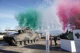 Las autoridades participantes a la ceremonia. (Rheinmetall)