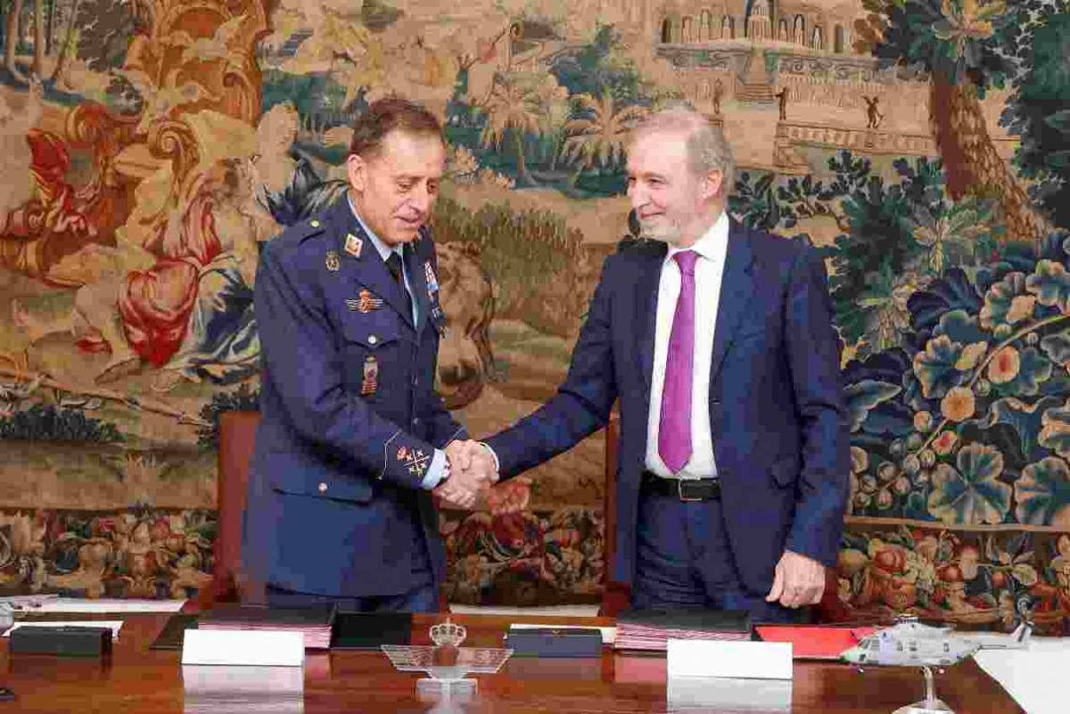 Acto de firma de convenio entre MINISDEF y GMV. Acto de firma de convenio entre MINISDEF y GMV.