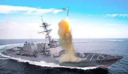 Imagen digital de un destructor de la clase �Arleigh Burke� disparando un misil �Patriot� PAC-3 MSE.  (foto RTX Corporation)