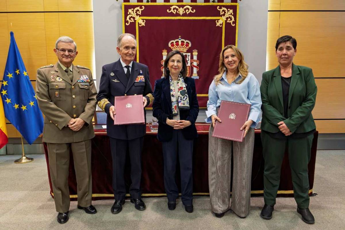 Firma con el Cabildo de Tenerife el convenio para desplegar la operación Firma con el Cabildo de Tenerife el convenio para desplegar la operación