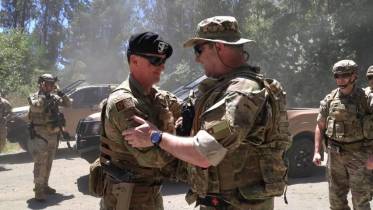 Jefe de Defensa Nacional de la Araucan�a, General de Brigada Jose Manuel Soto Escalada con el Jefe de Defensa Nacional del Biob�o, Contralmirante Edgardo Acevedo P�rez.