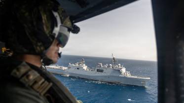 El buque de transporte anfibio USS Fort Lauderdale (LPD-28) navegando frente a las costas venezolanas. (Cr�ditos: SOUTHCOM)
