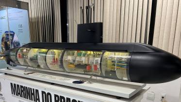 Maqueta del futuro submarino de propulsi�n nuclear de Brasil